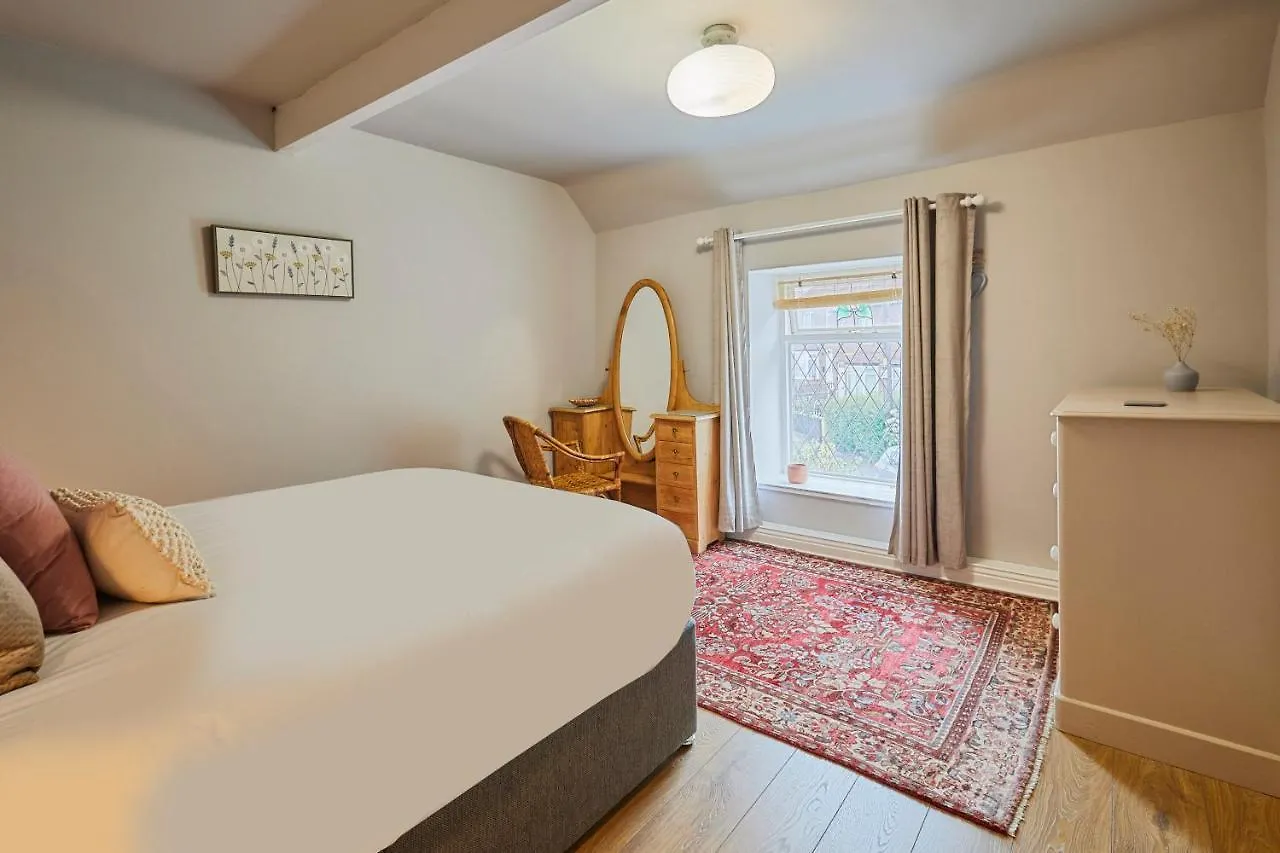 Host & Stay - Stone Row Skinningrove