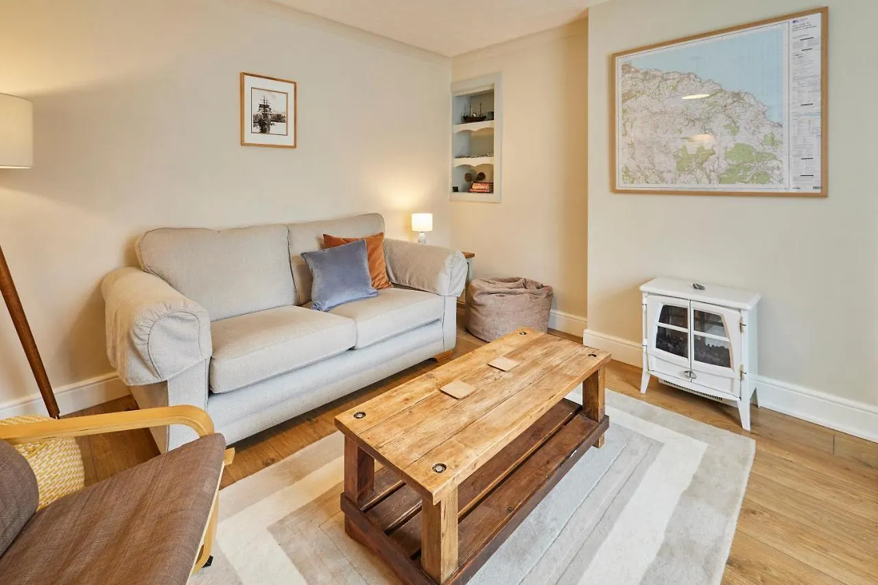 Host & Stay - Stone Row Skinningrove